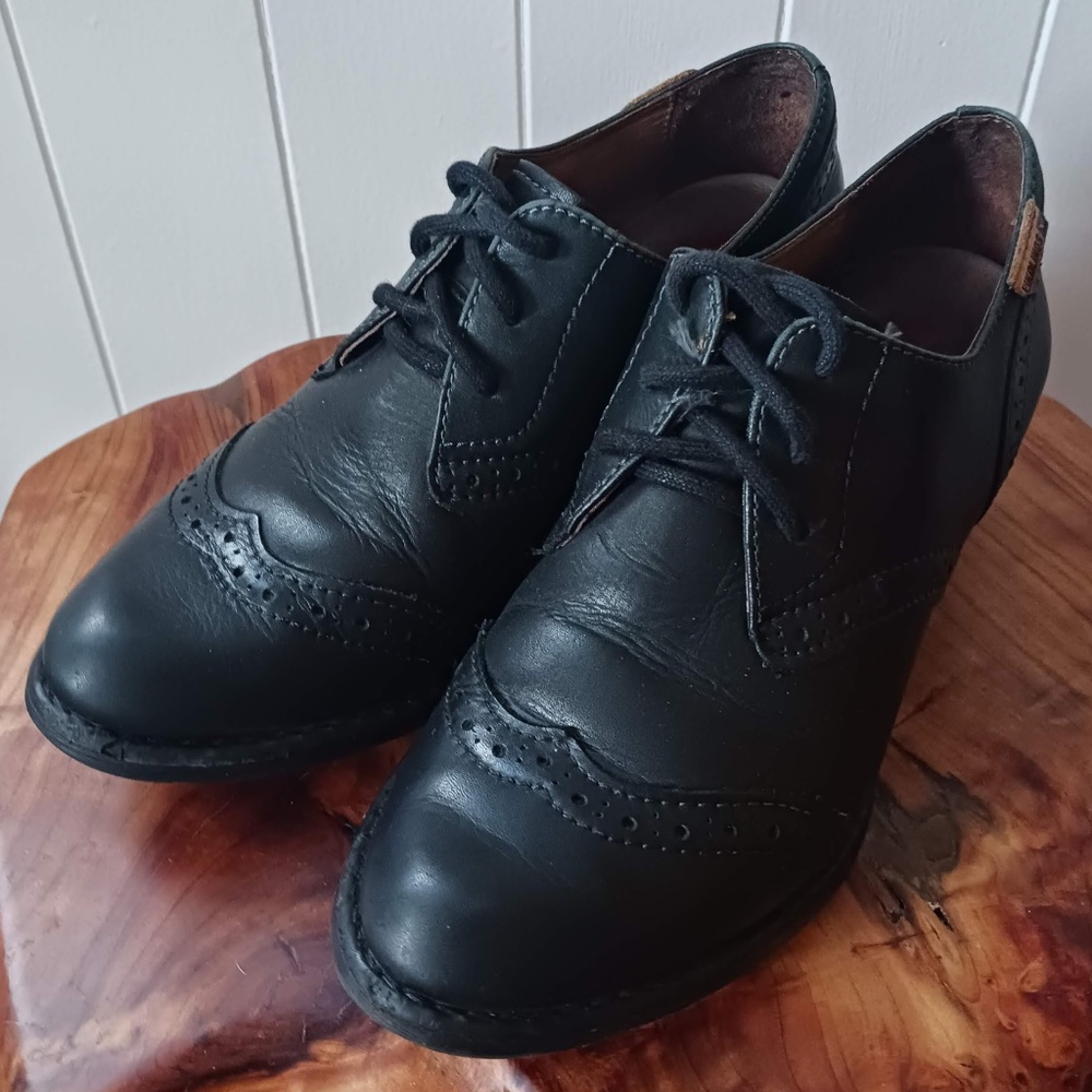 Black Lace-up Heeled Oxford Pikolinos